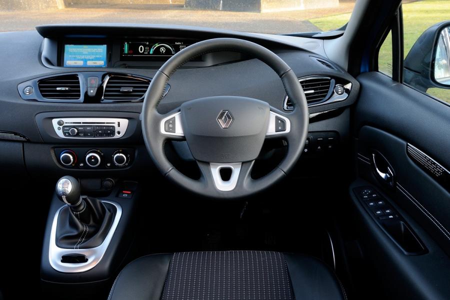Торпедо Renault Grand Scenic 2012 года  (UK) (фото 3 из 17)